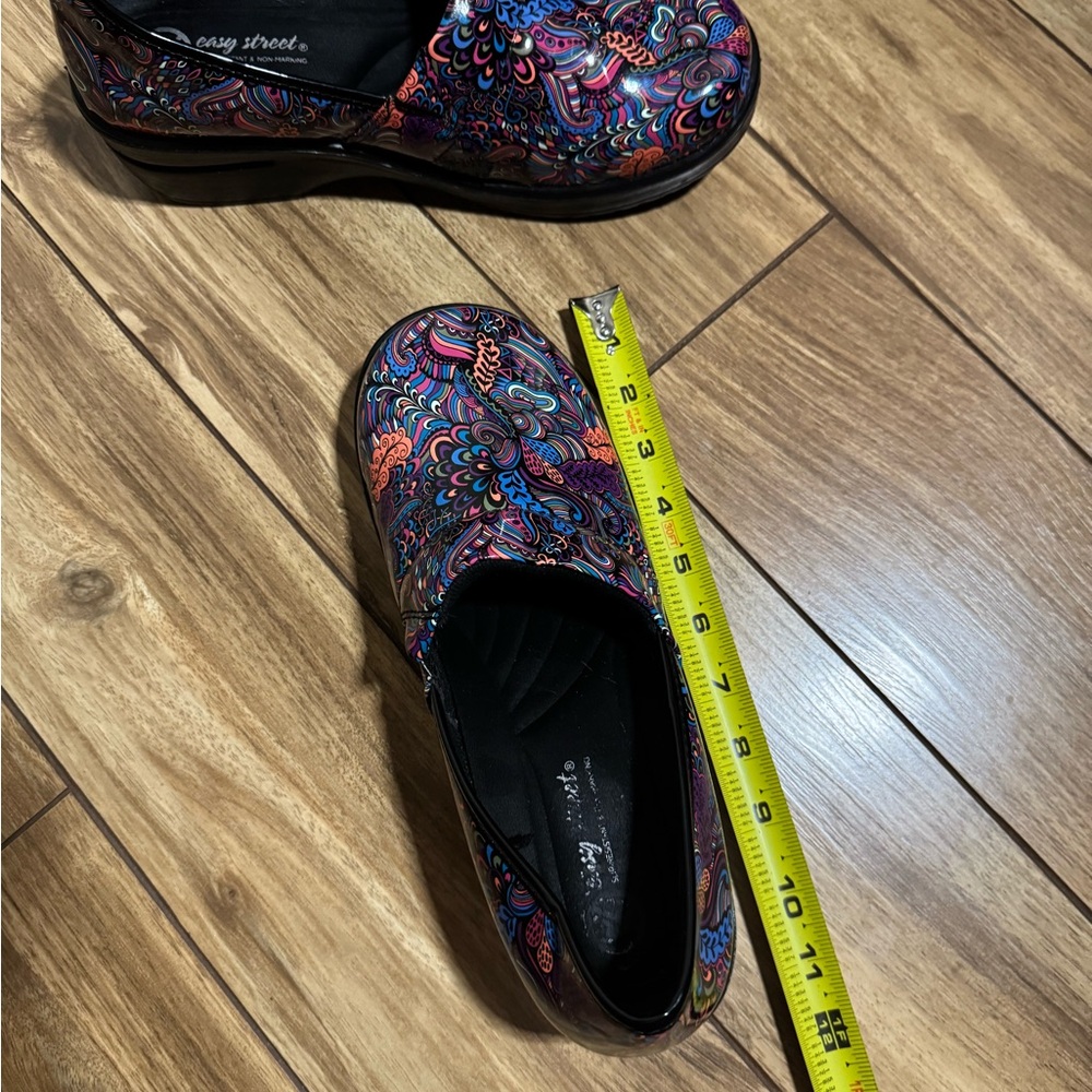 Beautiful Multicolored Clogs That Are Lightweight… - image 4